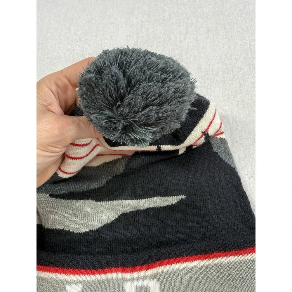 LL Bean Pom Pom Beanie Winter Hat Blue Gray Adult Unisex OSFA Stretch Mountains
